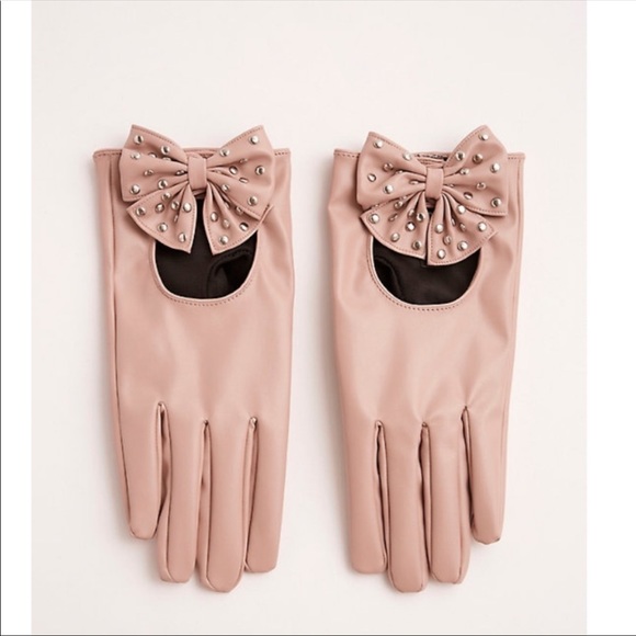 Torrid Accessories - Torrid Studded Bow Gloves